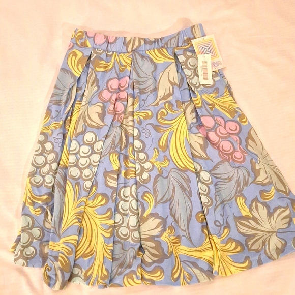 LuLaRoe Dresses & Skirts - LulaRoe Ladies Skirt New With Tags